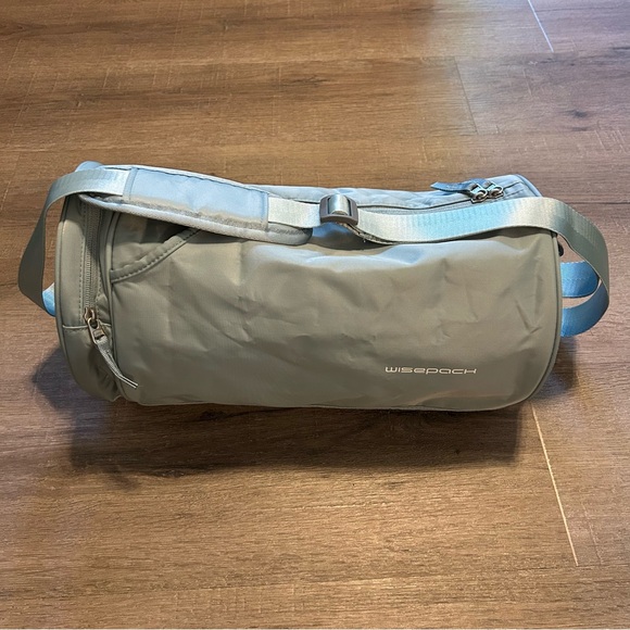 Waterproof Mini Duffle Bag Unisex Spotrs Workout Bag NWOT - Picture 1 of 10